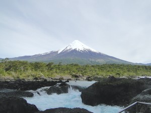 Saltos del Petrohué y Volcán Osorno. 